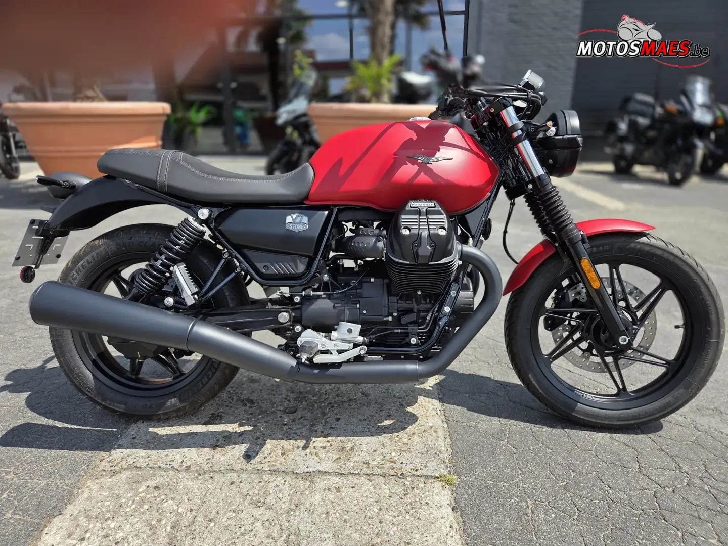 Moto Guzzi V 7 STONE Rood - 1