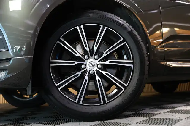 Volvo XC60 view 4