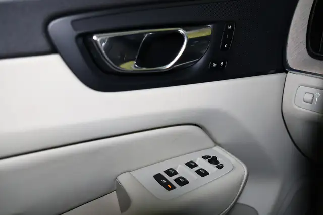 Volvo XC60 view 12