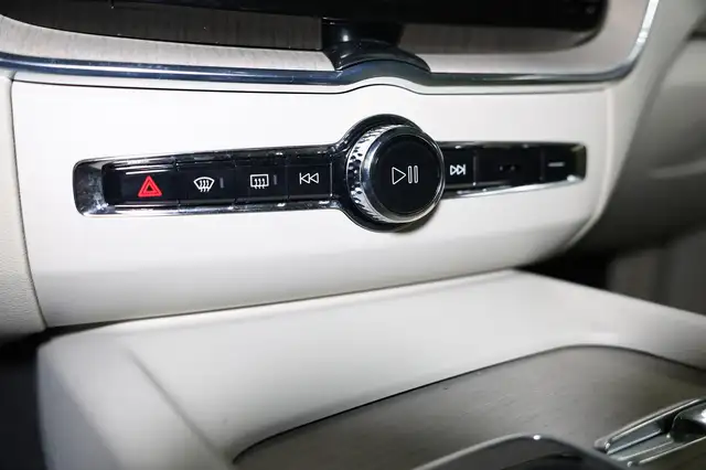 Volvo XC60 view 26