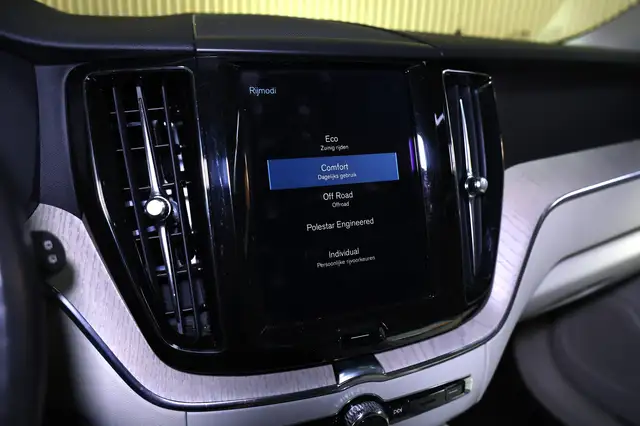 Volvo XC60 view 23