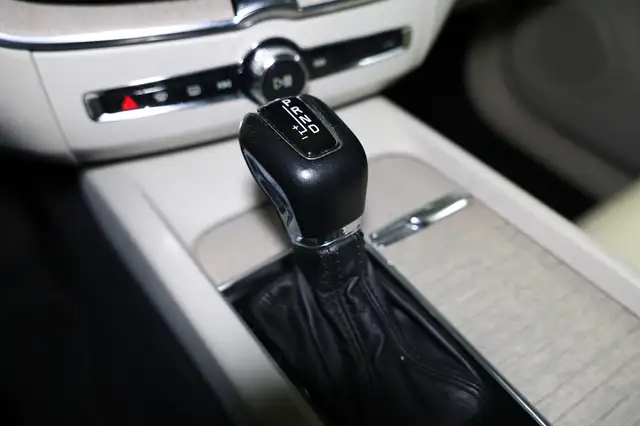 Volvo XC60 view 27