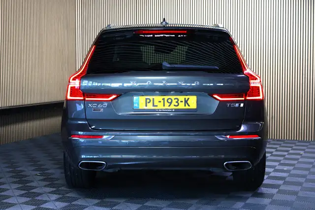 Volvo XC60 view 8