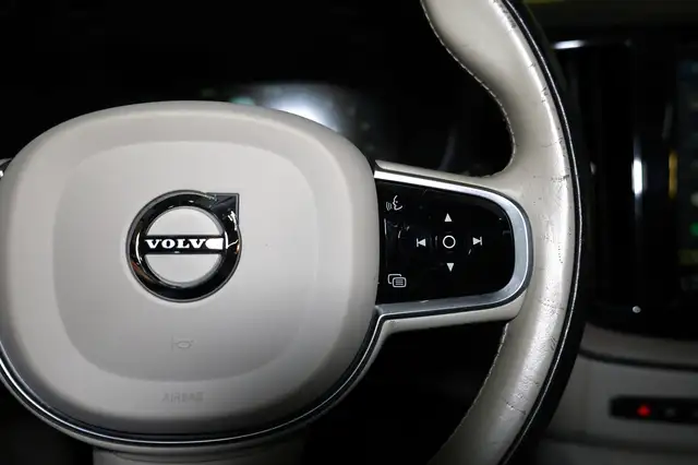 Volvo XC60 view 15