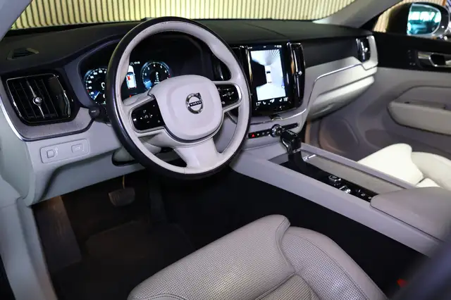 Volvo XC60 view 30