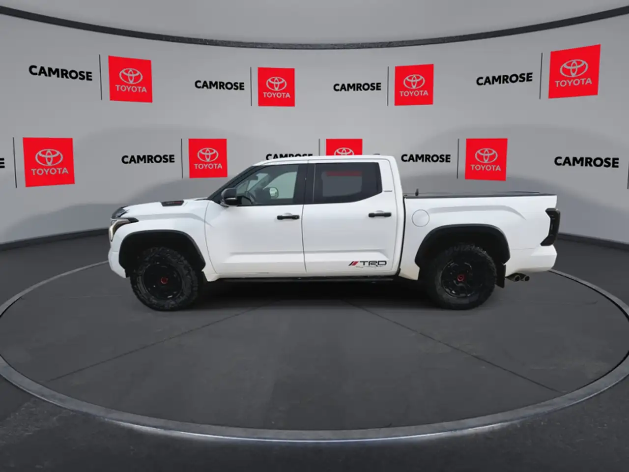 Toyota Tundra снимка Toyota Tundra