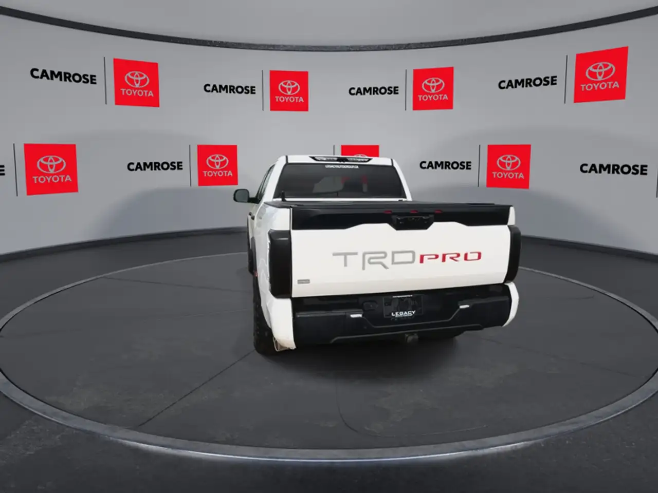 Toyota Tundra снимка Toyota Tundra