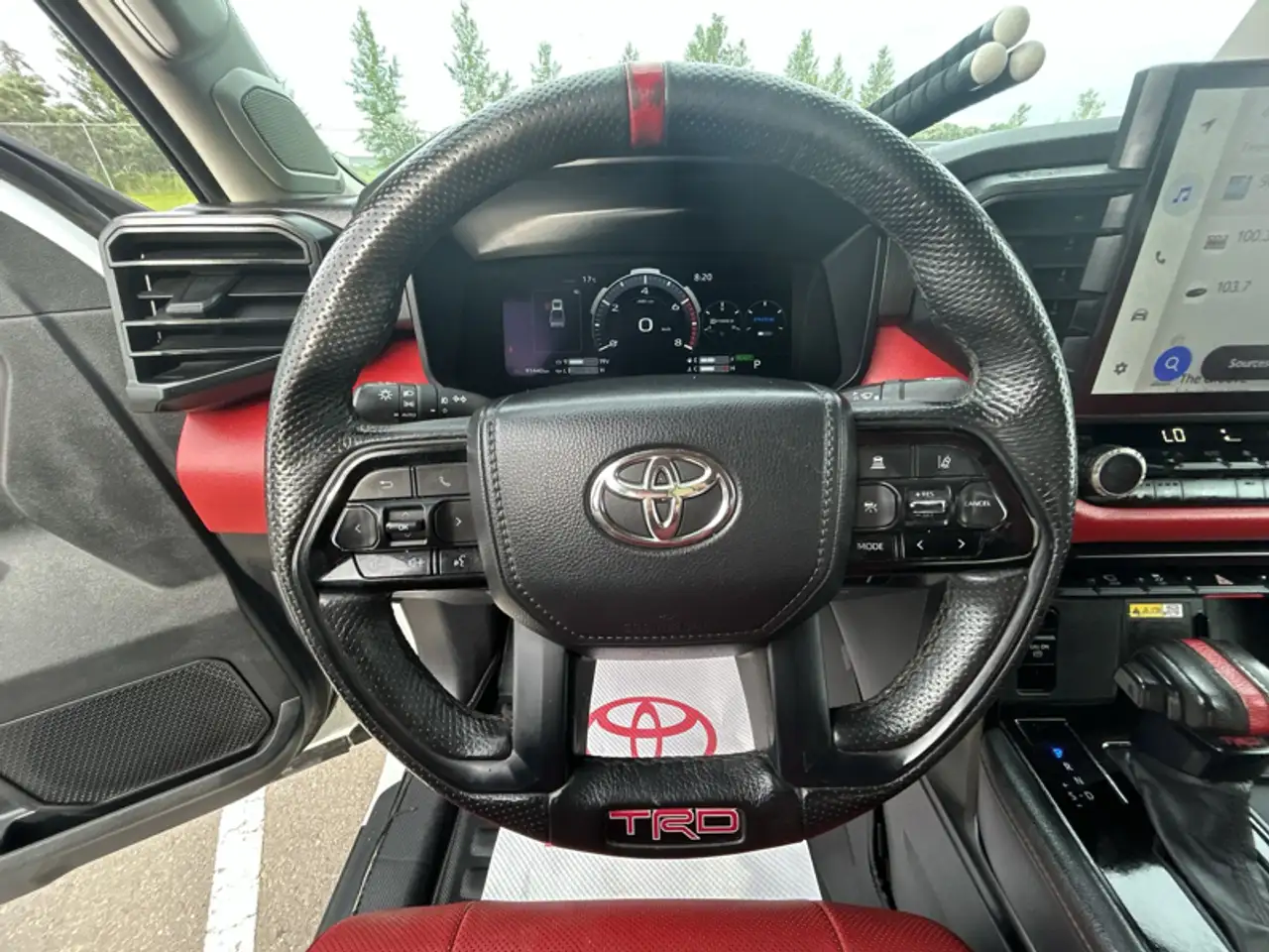 Toyota Tundra снимка Toyota Tundra