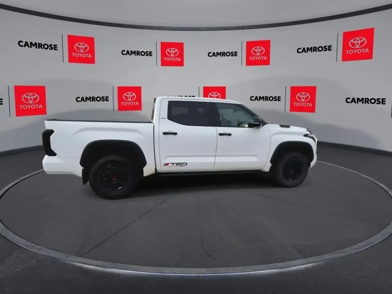 Toyota Tundra снимка Toyota Tundra
