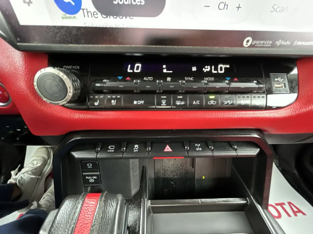 Toyota Tundra снимка Toyota Tundra