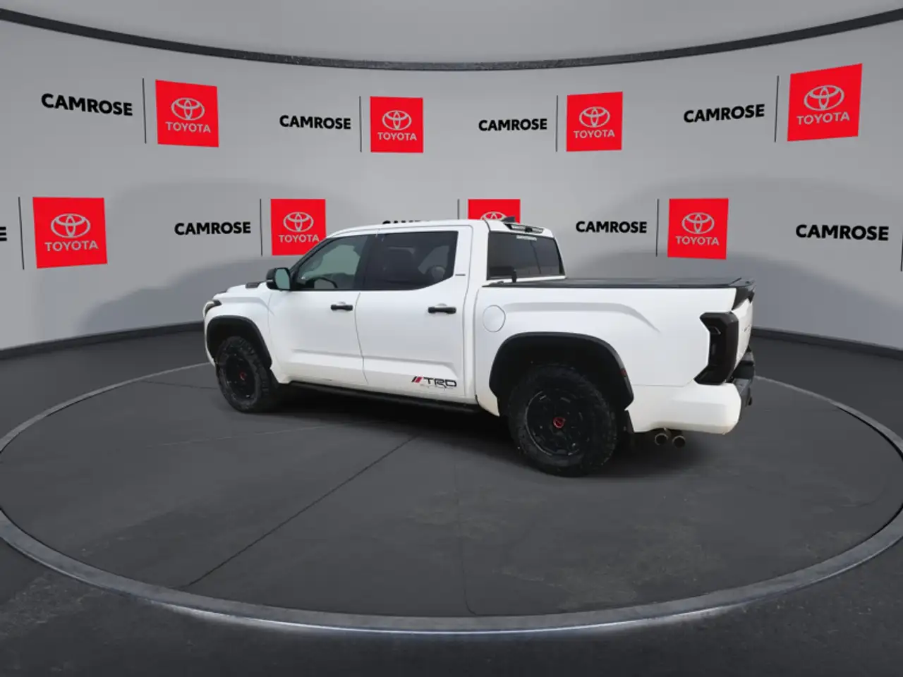 Toyota Tundra снимка Toyota Tundra
