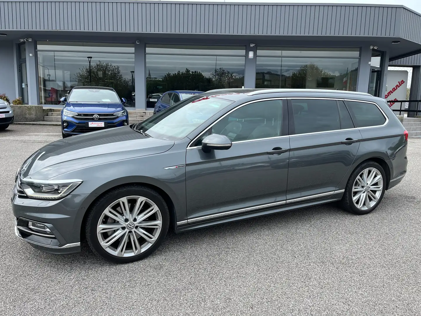 Volkswagen Passat Variant Passat Variant 2.0 bitdi Highlin 4motion 240cv dsg Gris - 1