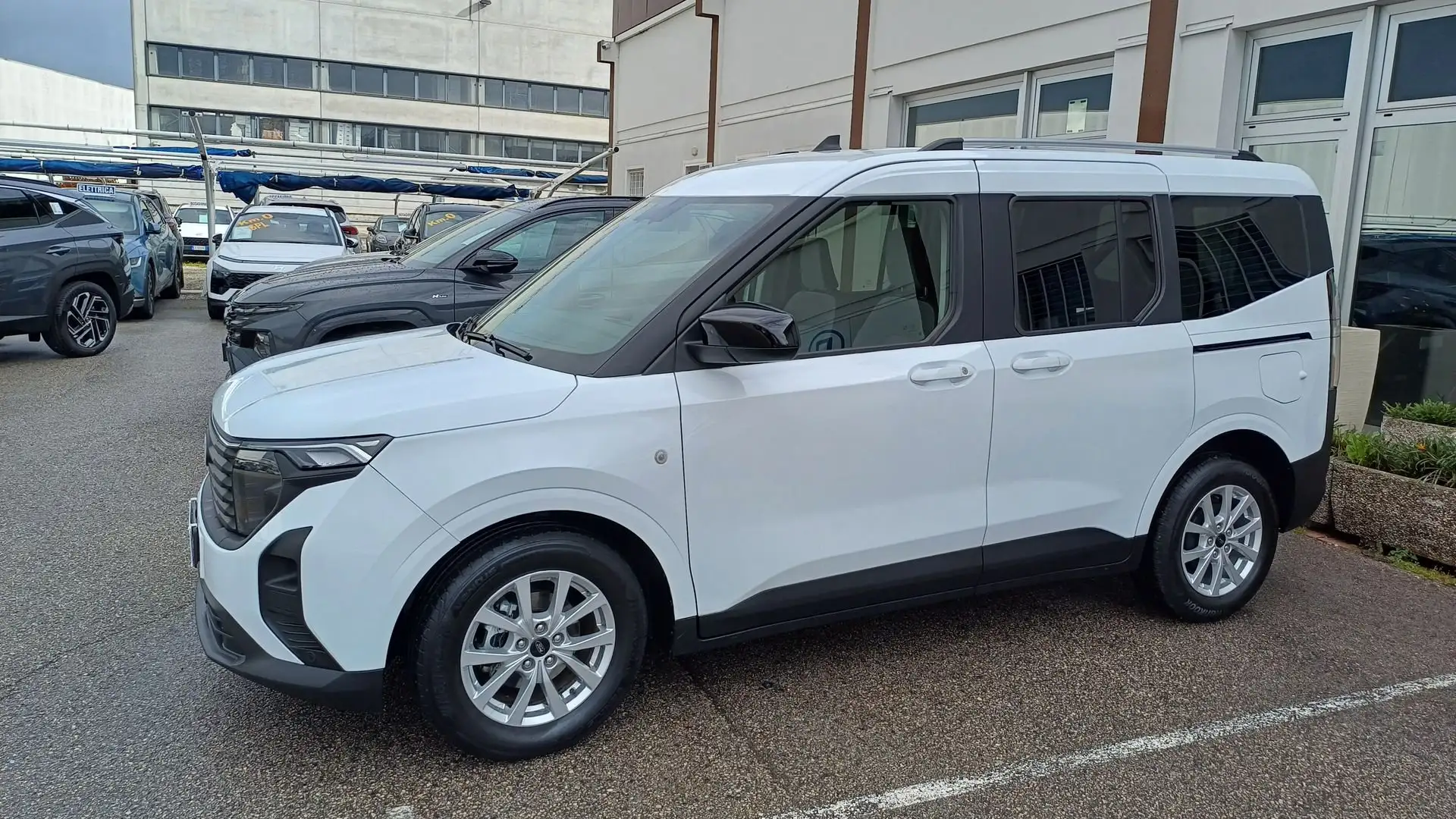 Ford Tourneo Courier 1.0 EcoBoost Powershift Titanium ( NO VINCOLO FIN Weiß - 2