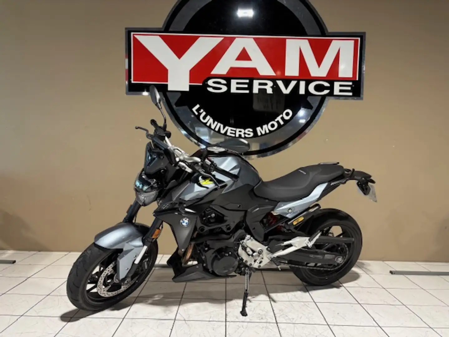 BMW F 900 R Bleu - 2