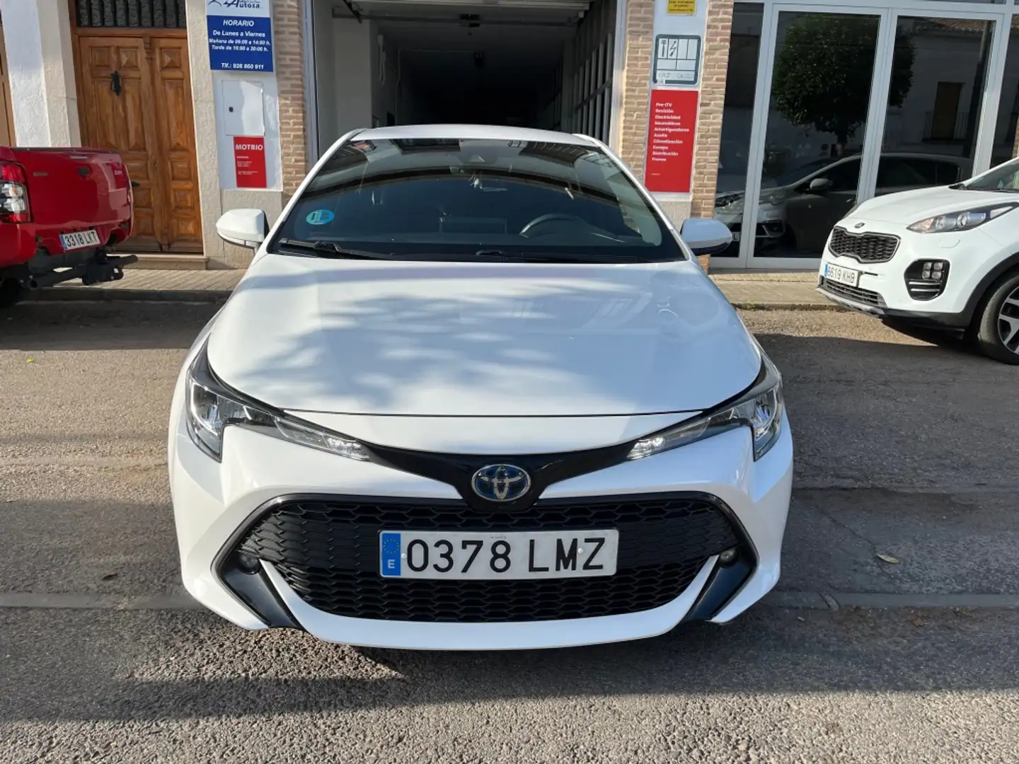 Toyota Corolla 125H Active Tech Wit - 2