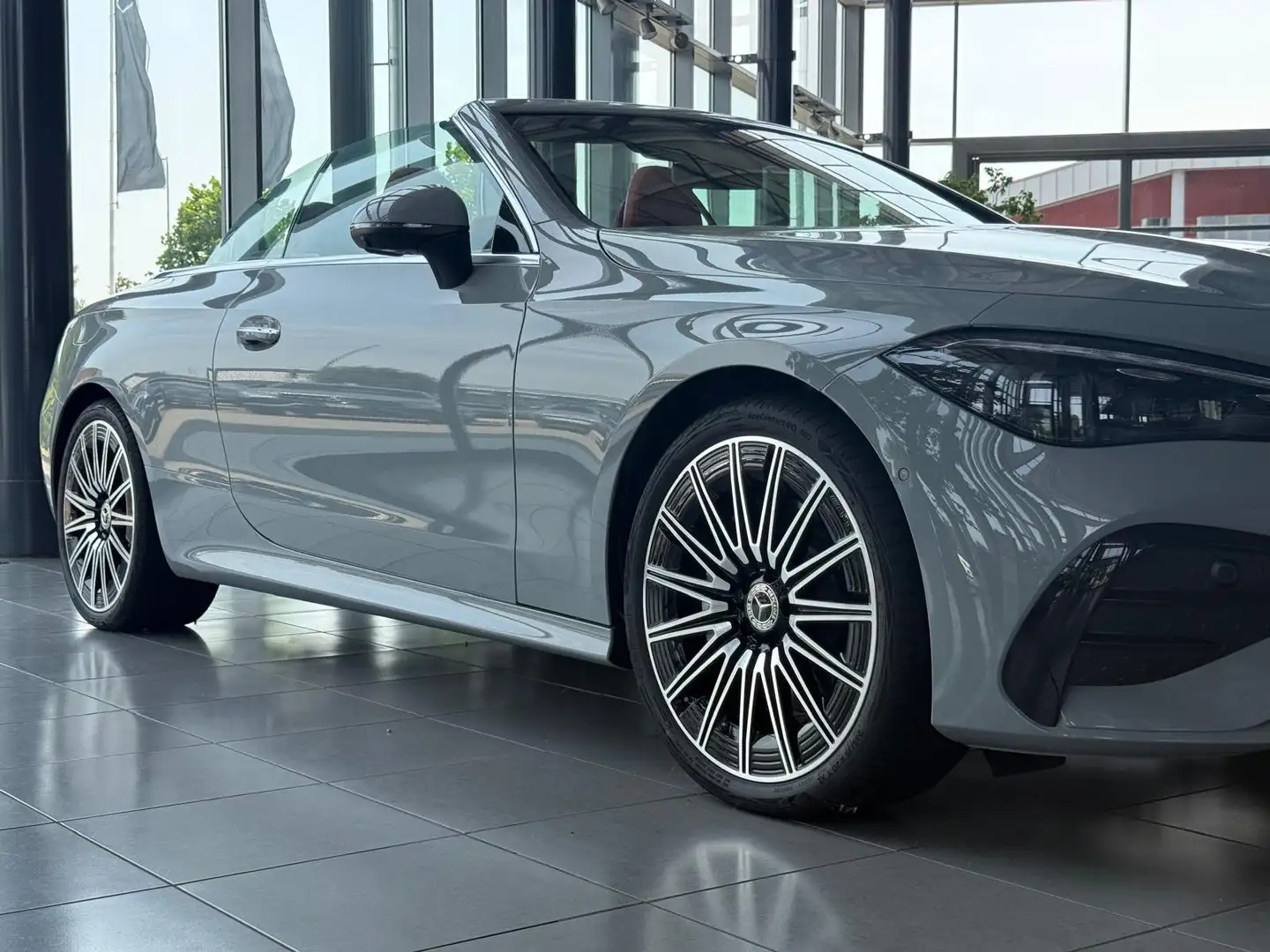 Mercedes-Benz CLE 220 CLE 220d Cabrio AMG Line PREMIUM Grijs - 1