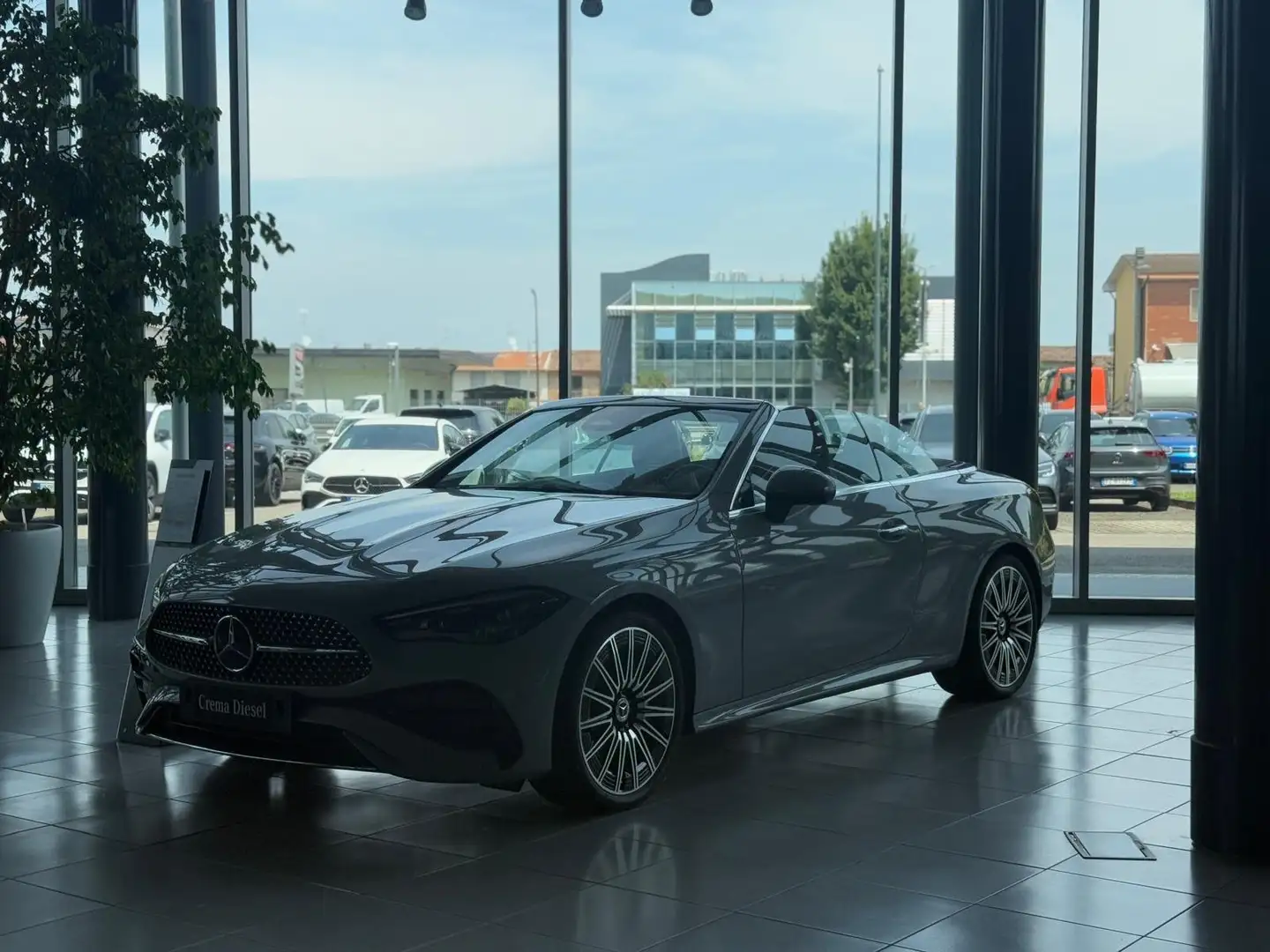 Mercedes-Benz CLE 220 CLE 220d Cabrio AMG Line PREMIUM Grijs - 2