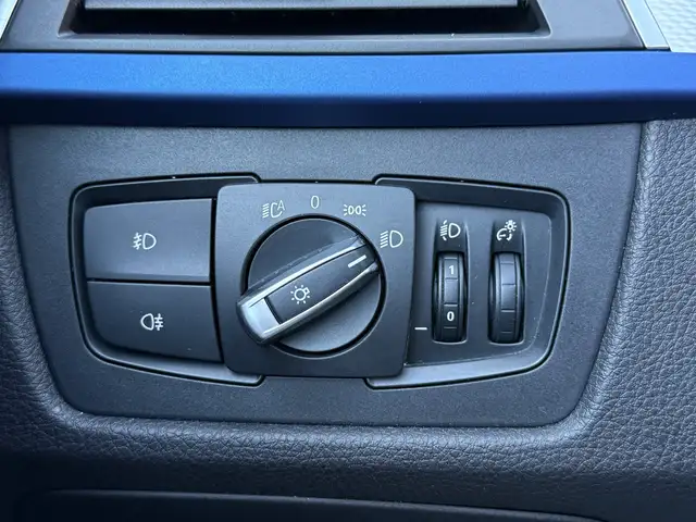 BMW 3 Series view 9