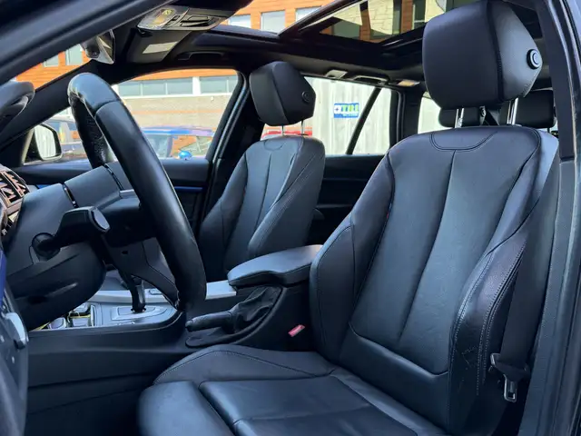 BMW 3 Series view 5