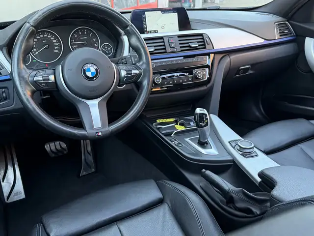 BMW 3 Series view 4