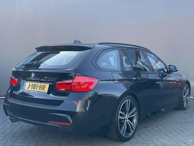 BMW 3 Series view 2
