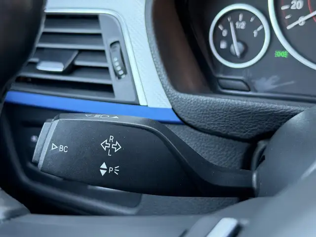BMW 3 Series view 10
