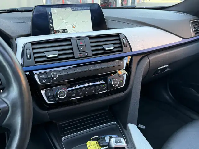 BMW 3 Series view 16
