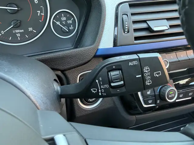 BMW 3 Series view 15