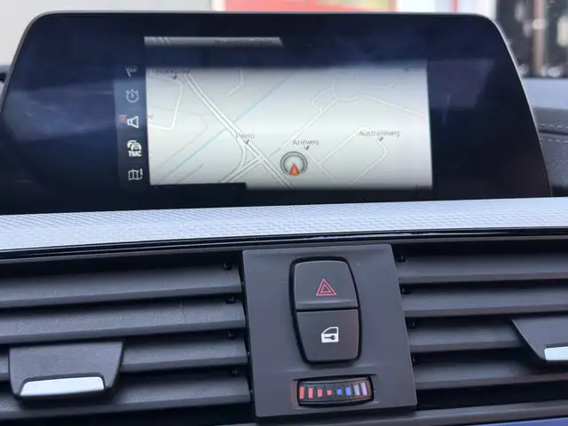 BMW 3 Series view 17
