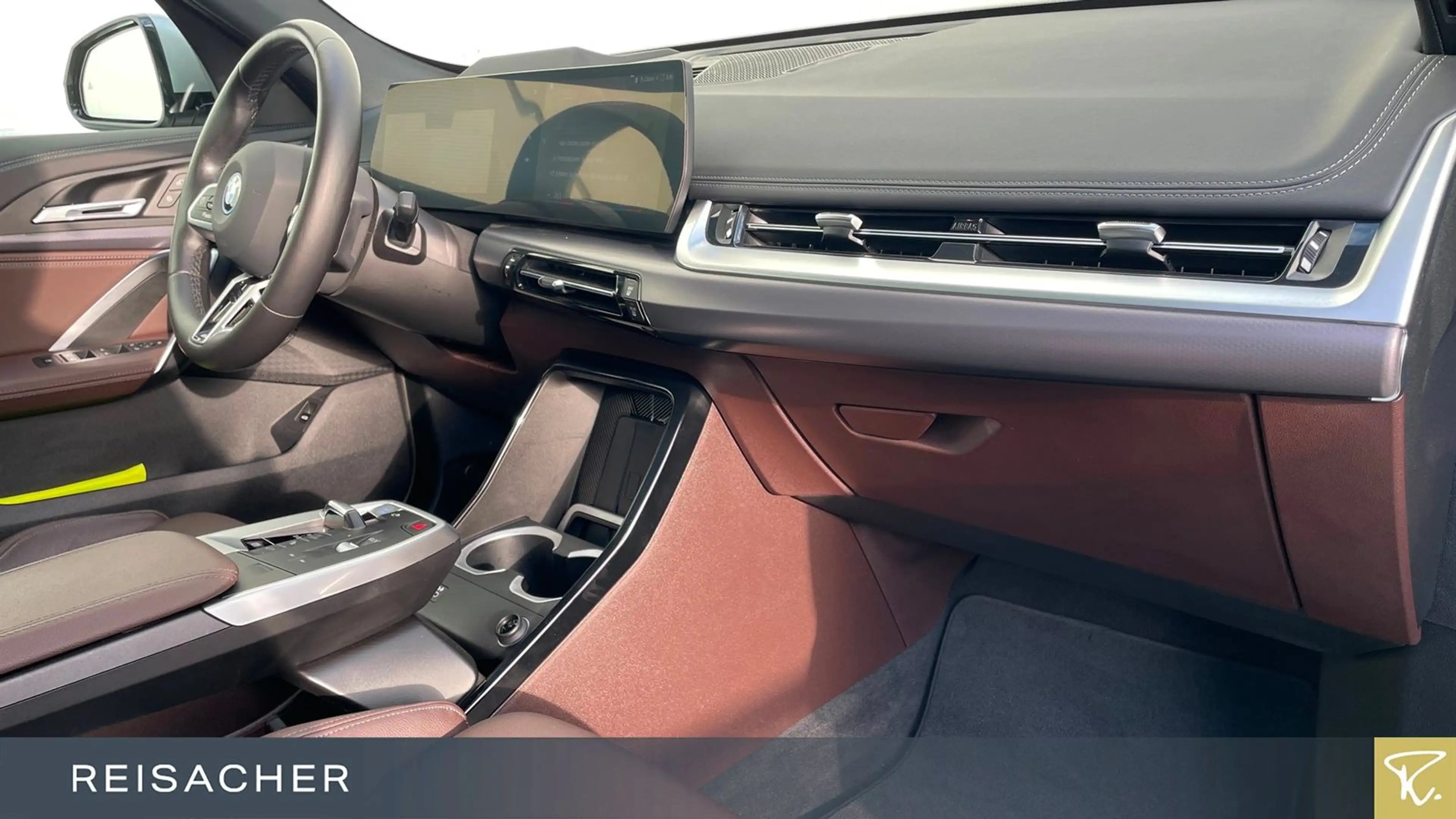 BMW iX1 IX1 A XDRIVE30 M-Sport,Pano,DAProf,HUD,PA+,20" — photo 14