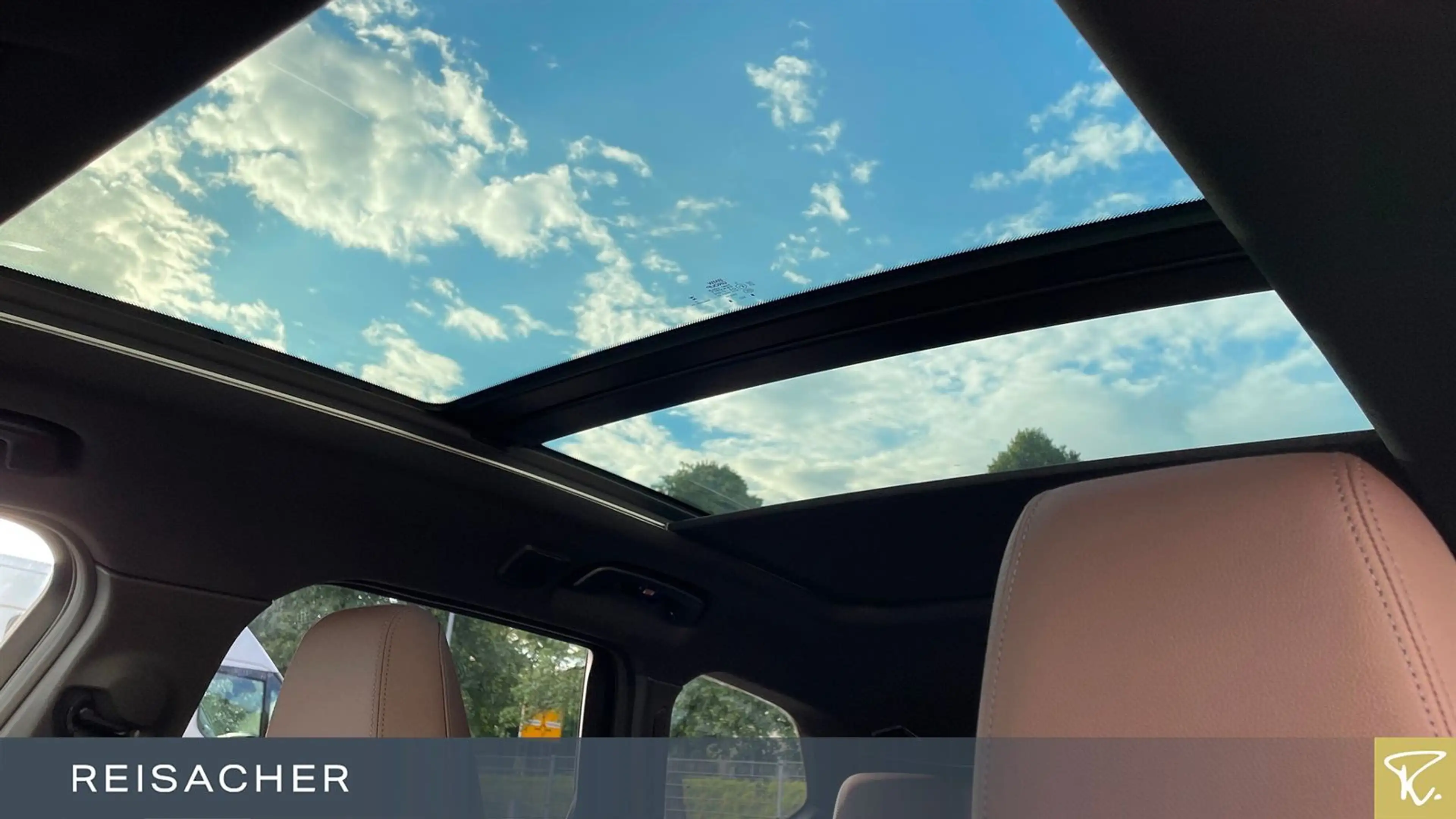 BMW iX1 IX1 A XDRIVE30 M-Sport,Pano,DAProf,HUD,PA+,20" — photo 12