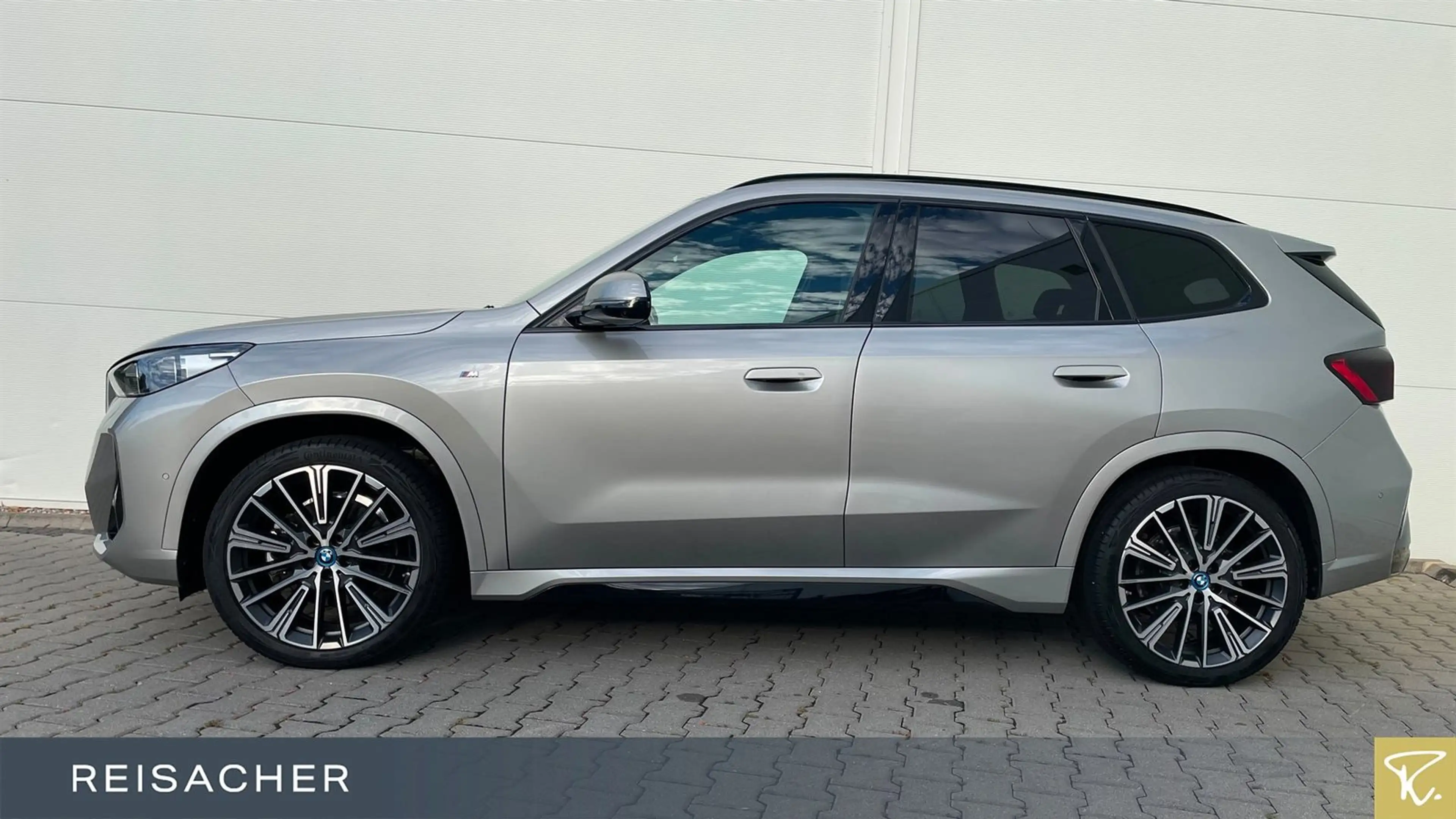 BMW iX1 IX1 A XDRIVE30 M-Sport,Pano,DAProf,HUD,PA+,20" — photo 9