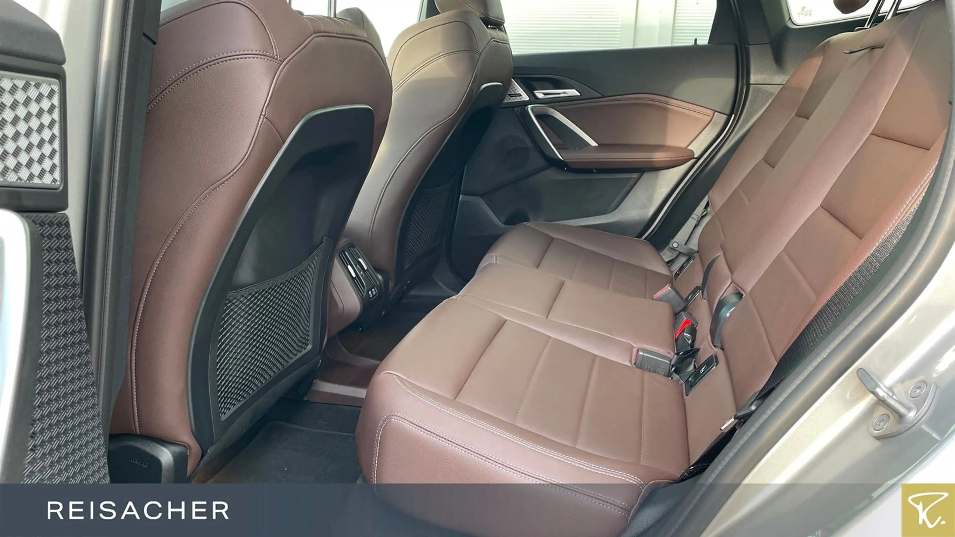 BMW iX1 IX1 A XDRIVE30 M-Sport,Pano,DAProf,HUD,PA+,20" — photo 8