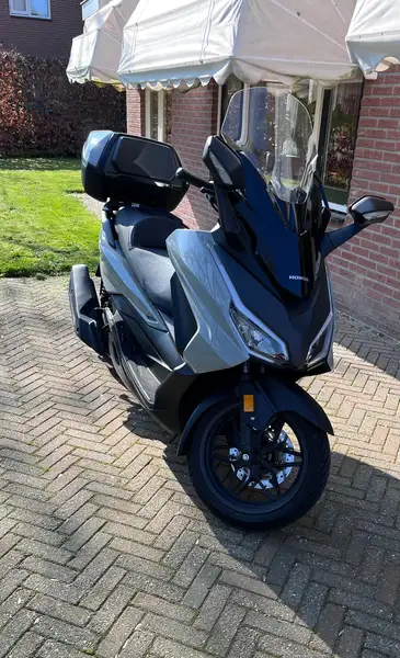 Honda Forza 125 - foto 2