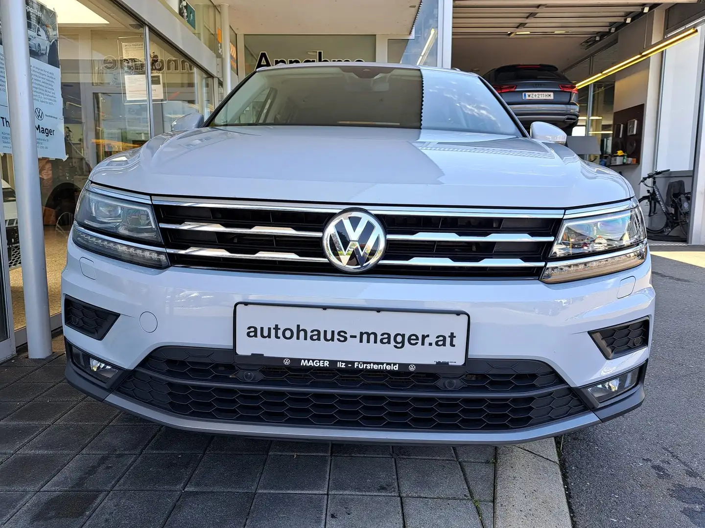 Volkswagen Tiguan Allspace CL TDI 4MOTION DSG Silber - 2