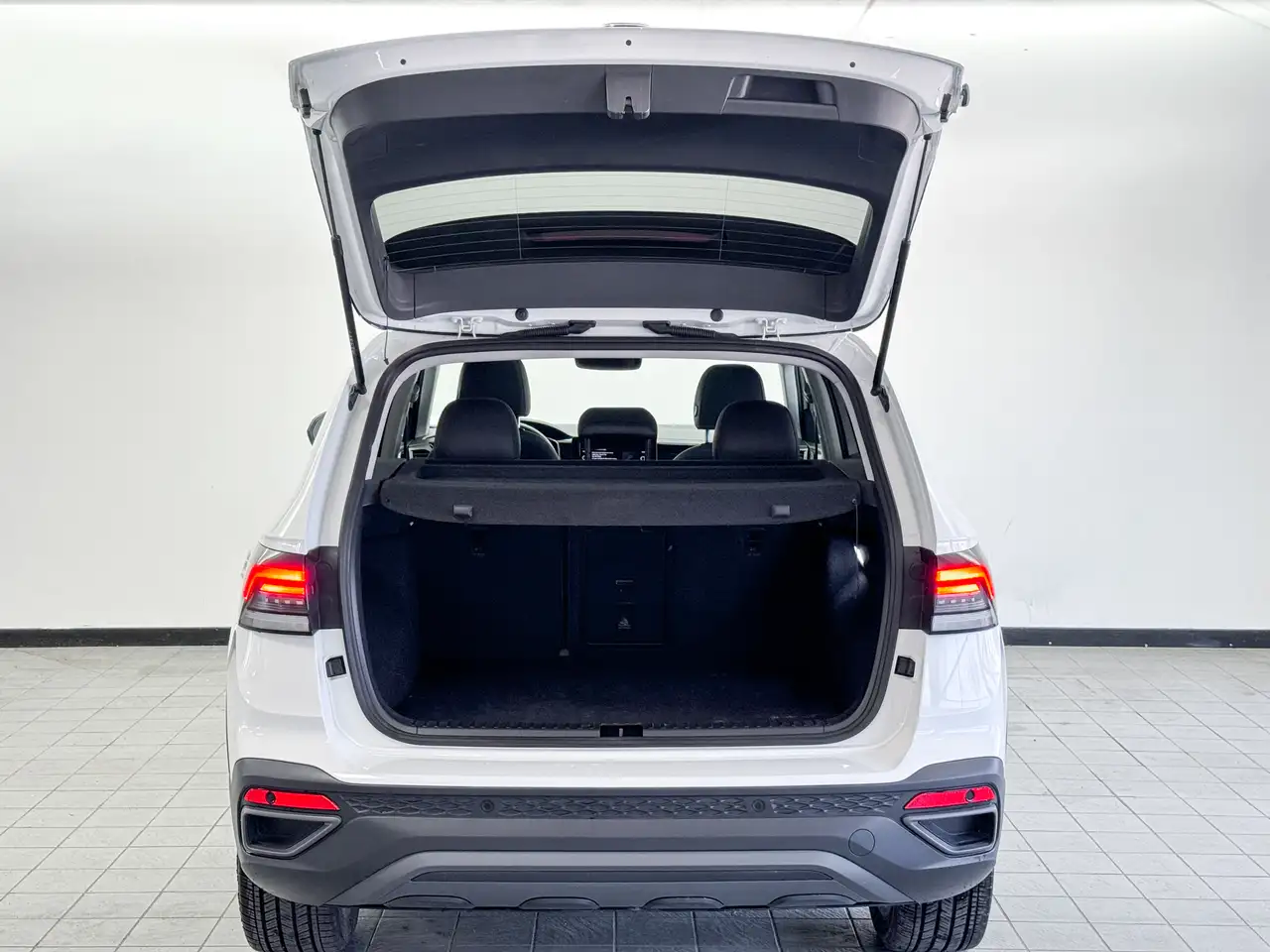 Volkswagen Taos снимка Volkswagen Taos