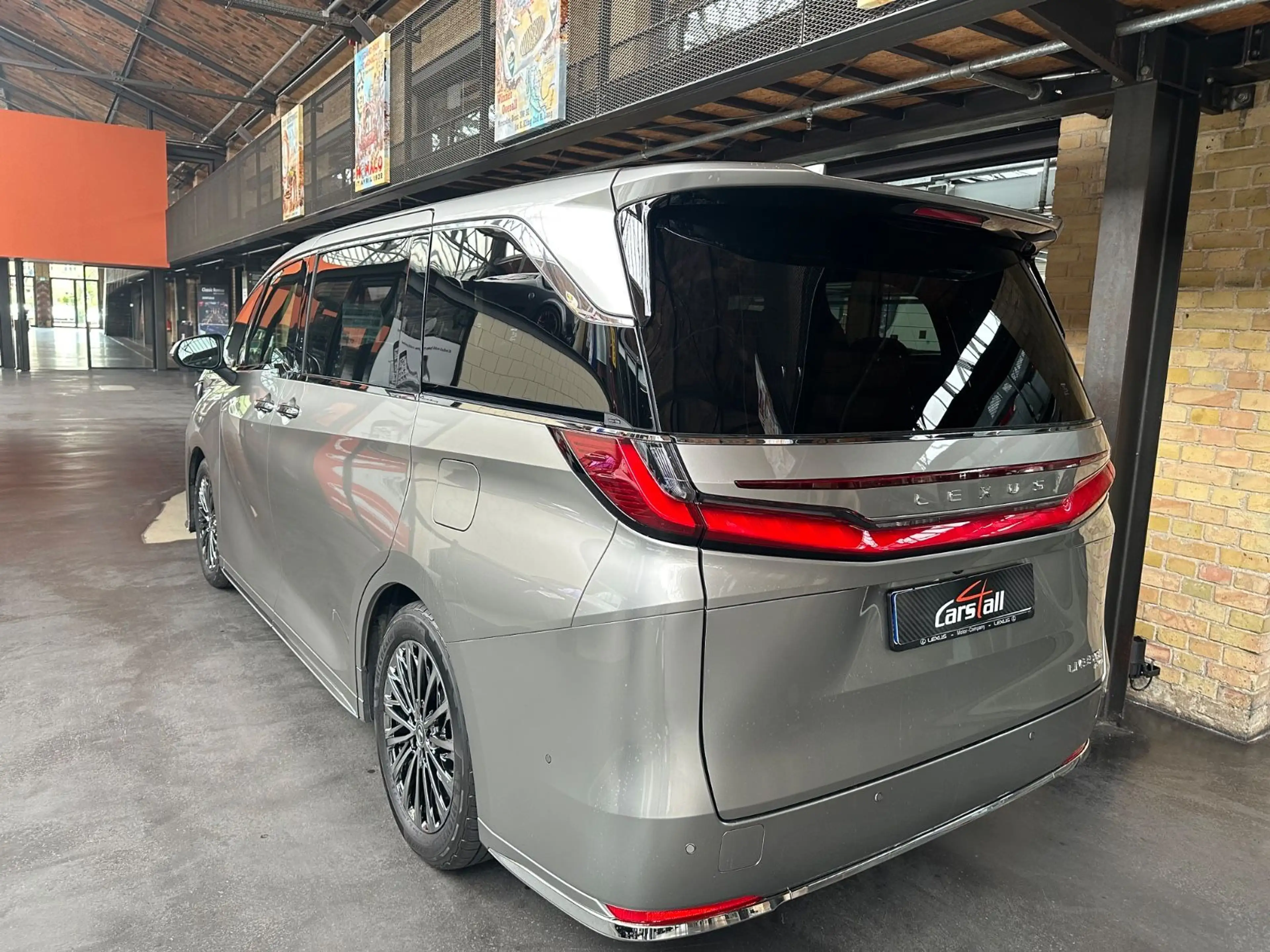 Lexus LM 350 h Executive — photo 6