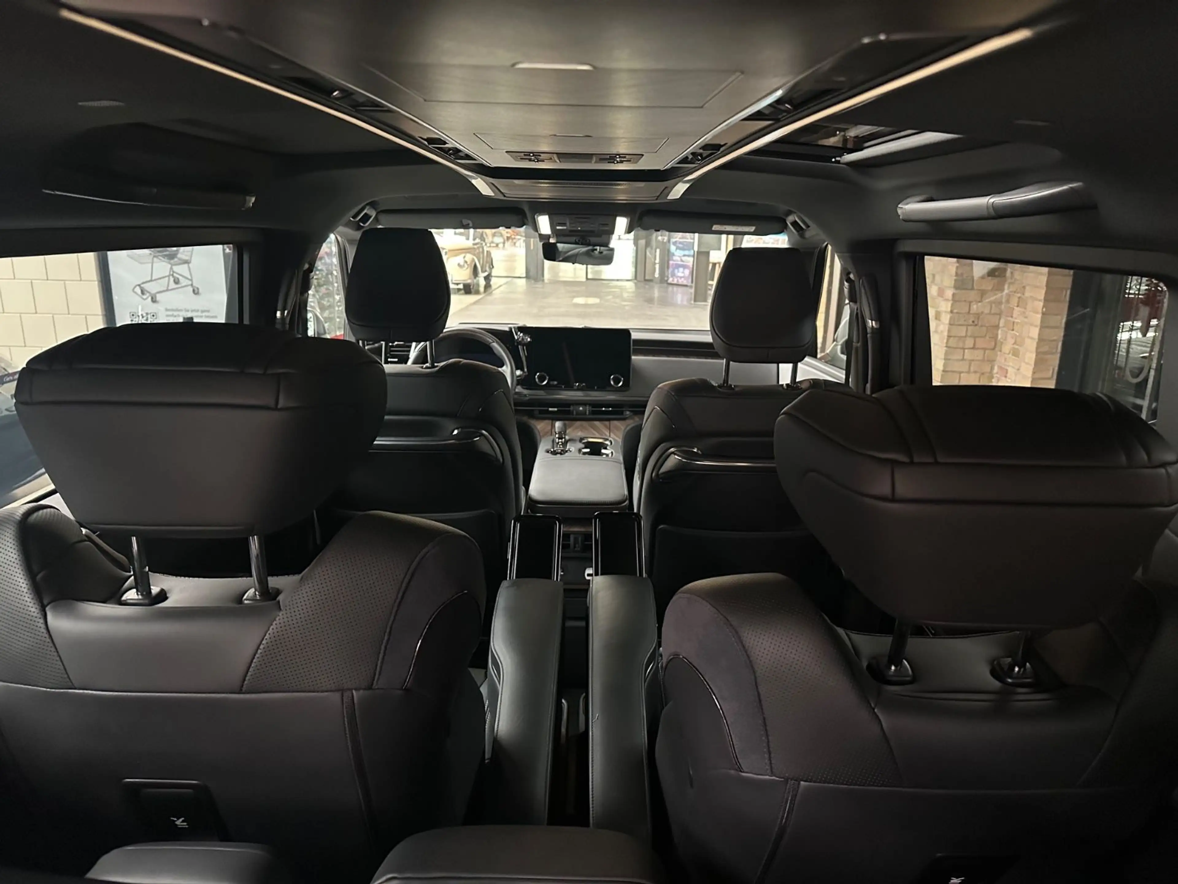 Lexus LM 350 h Executive — photo 13