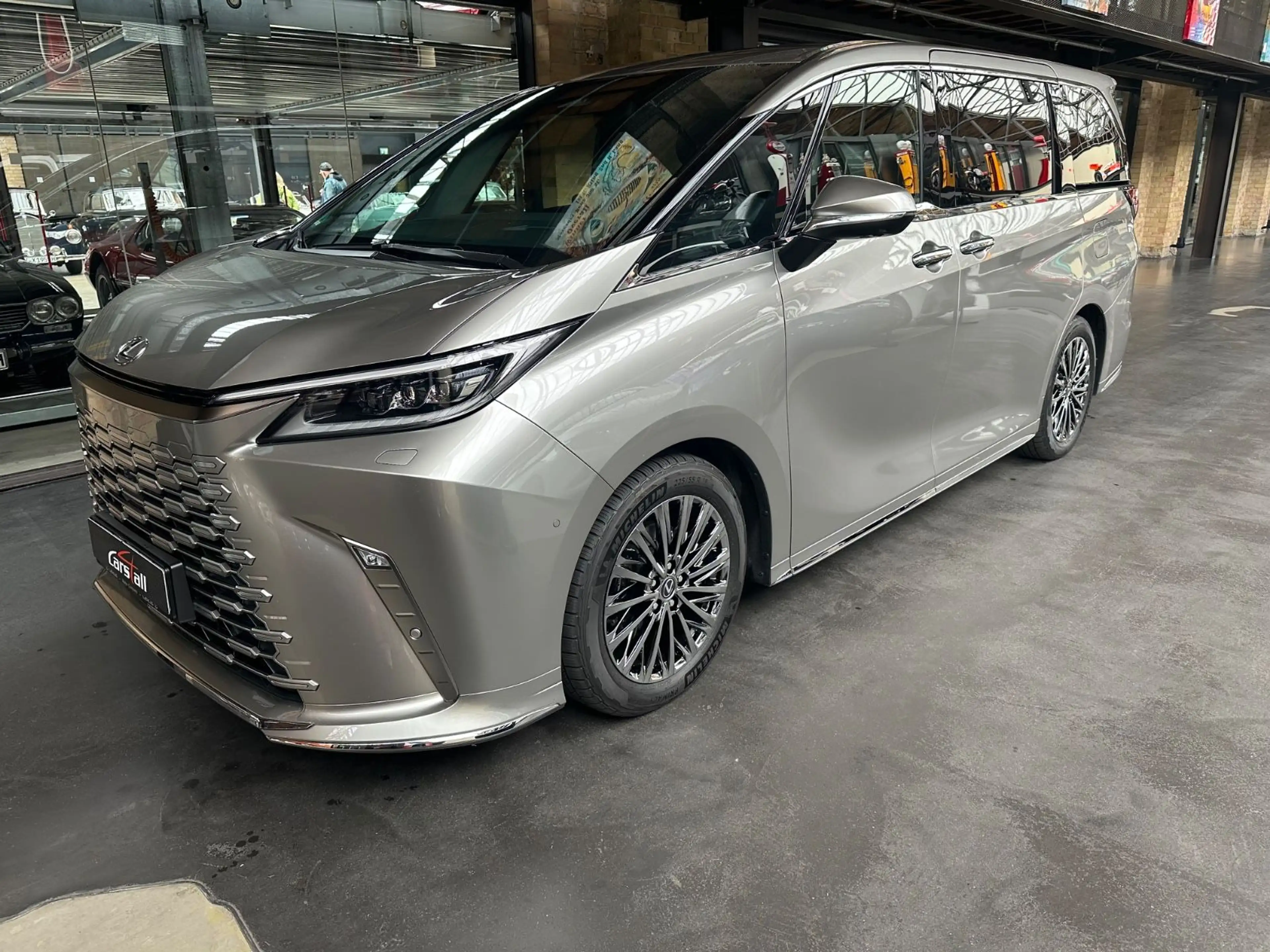 Lexus LM 350 h Executive — photo 5