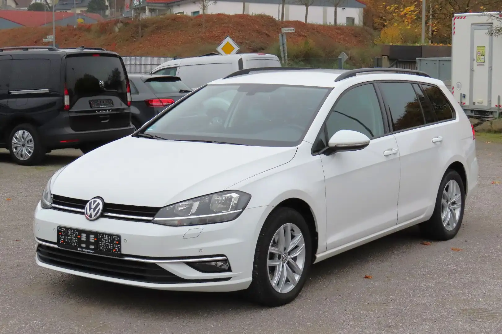 Volkswagen Golf VII 1,6 Comfort Navi Klimaaut Standheiz ACC Weiß - 1