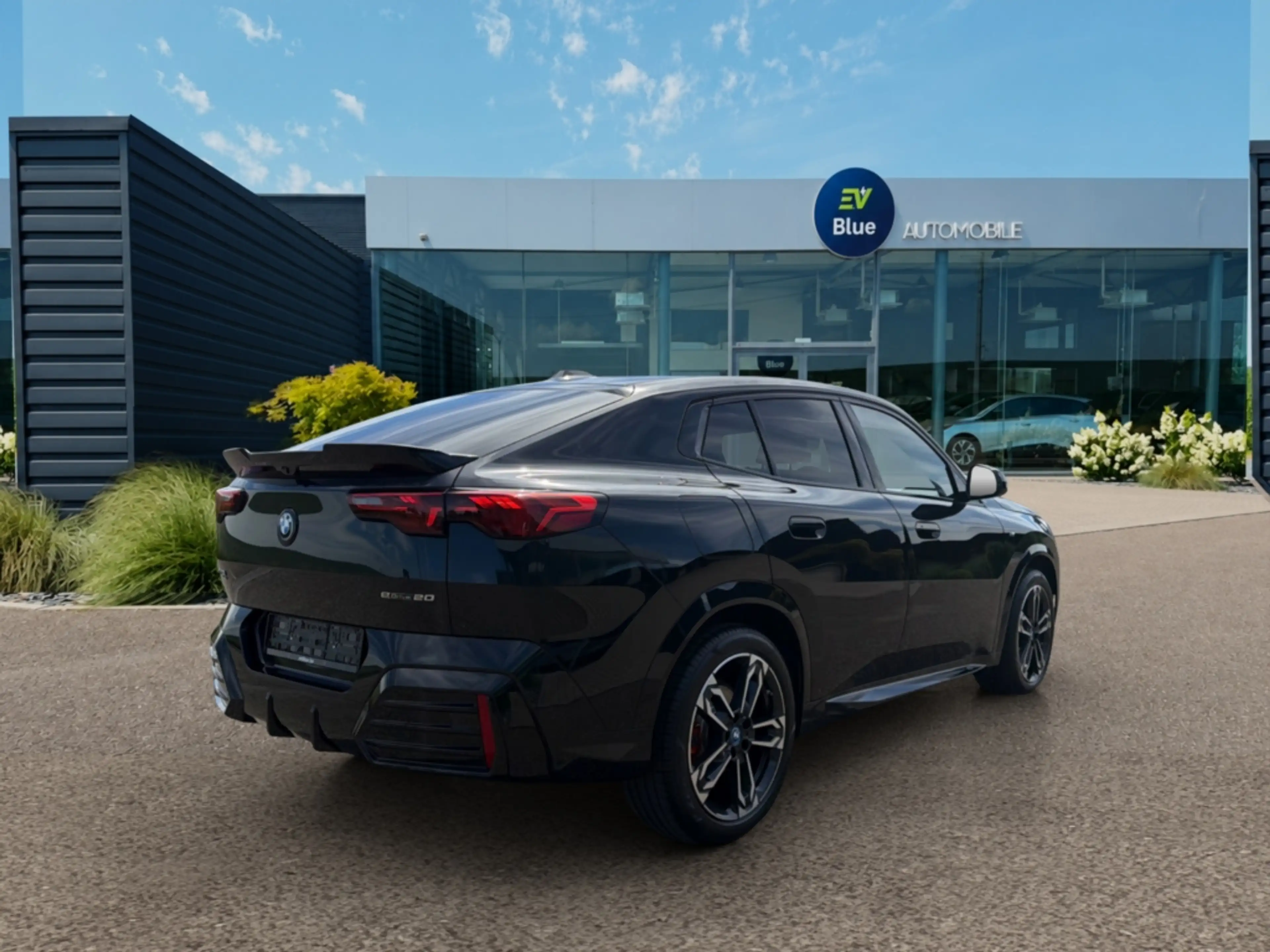 BMW iX2 eDrive20 M SPORT PRO 66.5 kWh M SPORT - HUD - 360° — photo 6