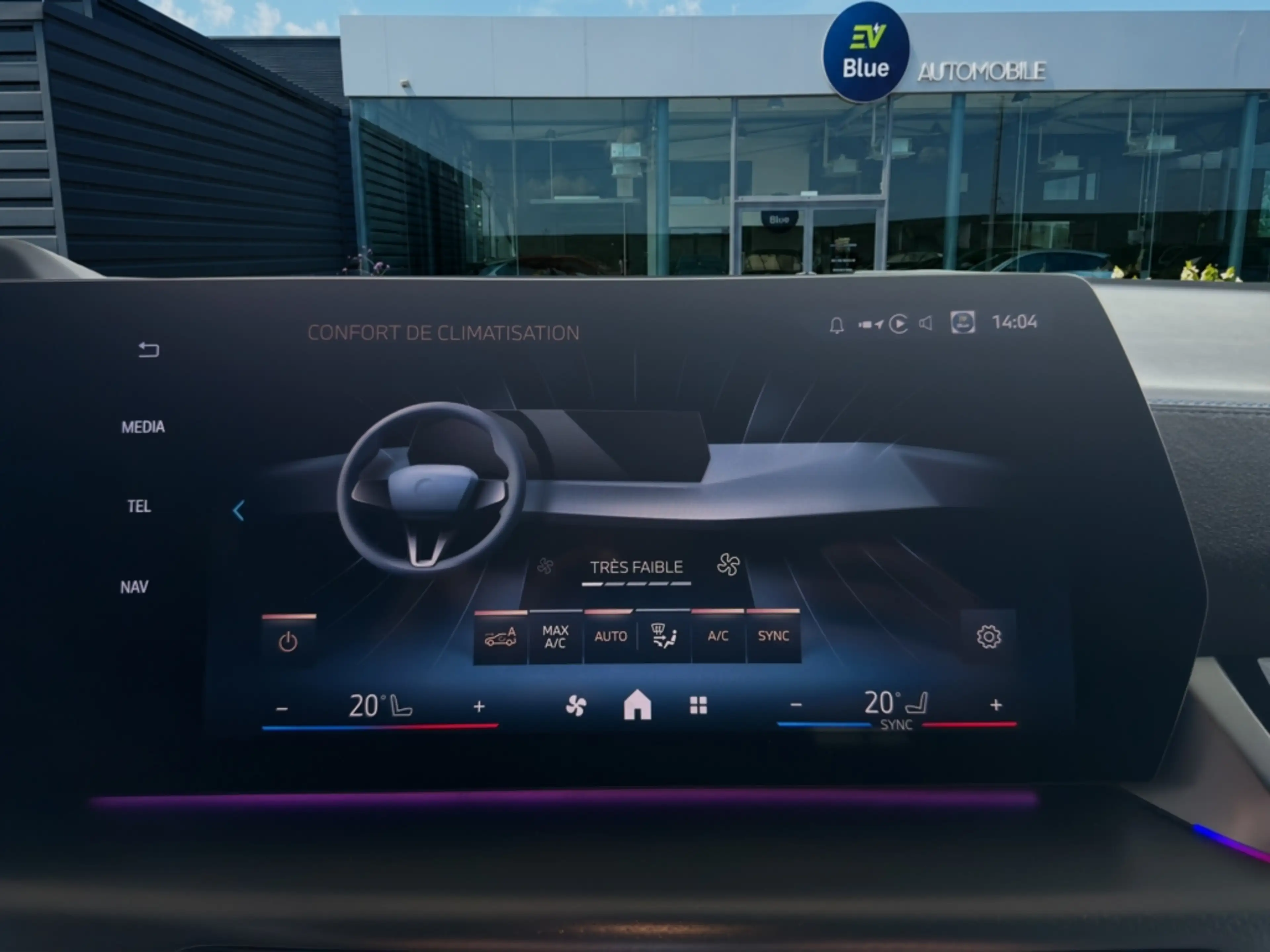 BMW iX2 eDrive20 M SPORT PRO 66.5 kWh M SPORT - HUD - 360° — photo 14