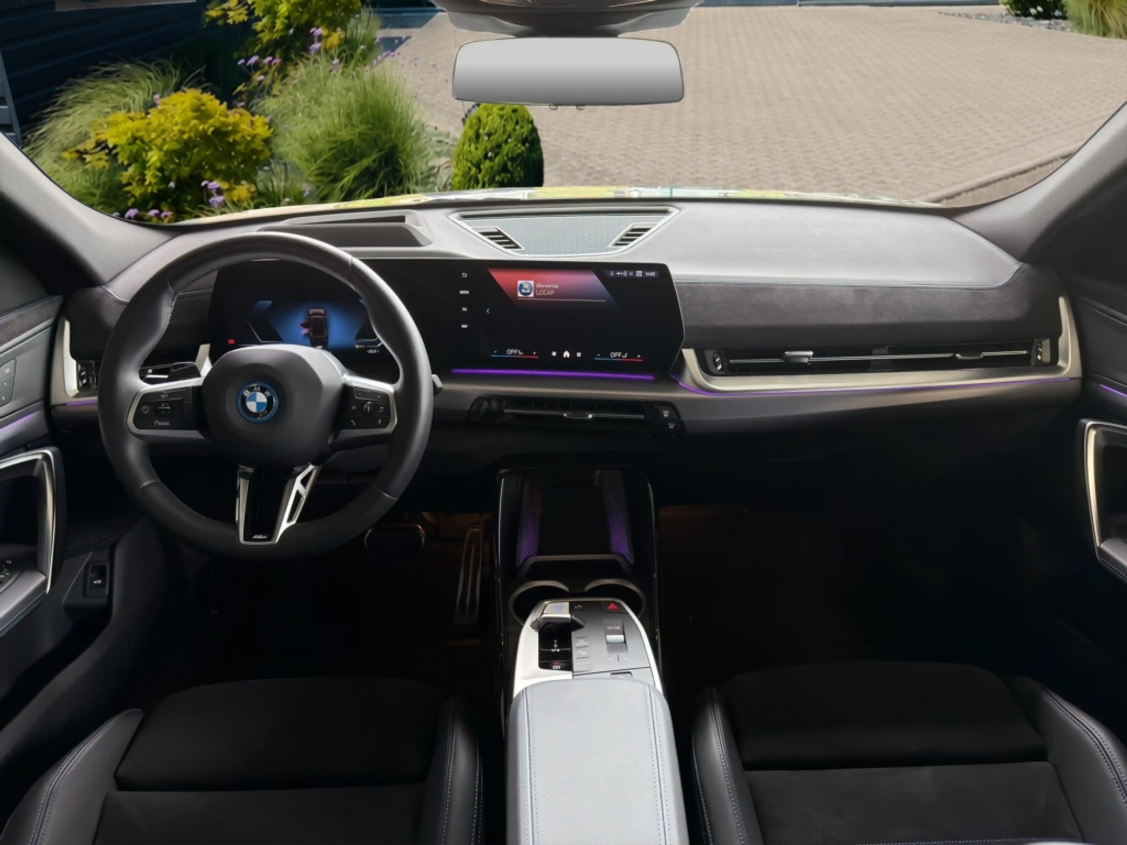 BMW iX2 eDrive20 M SPORT PRO 66.5 kWh M SPORT - HUD - 360° — photo 11