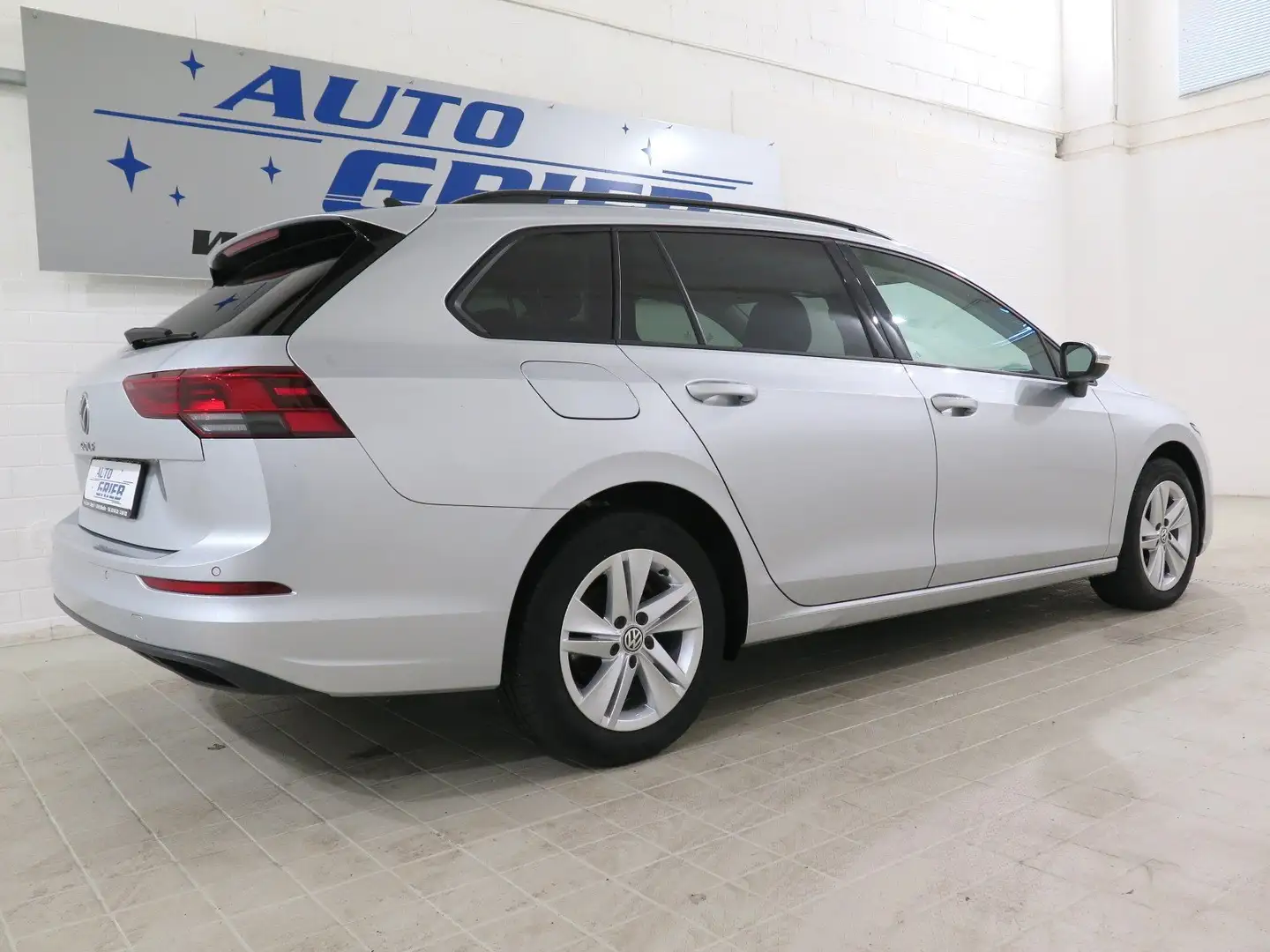 Volkswagen Golf Variant Life, LED, Panod, Navi, App, AHK, PDC Grau - 2