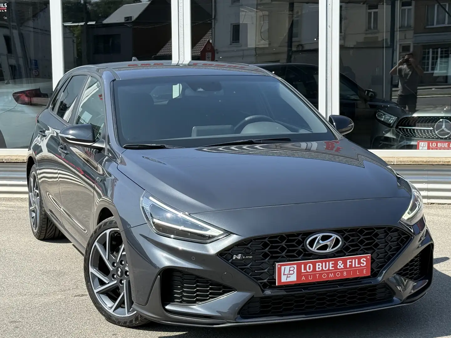 Hyundai i30 Fastback 1.5 T-GDi MHEV Sky N-Line DCT Gris - 2