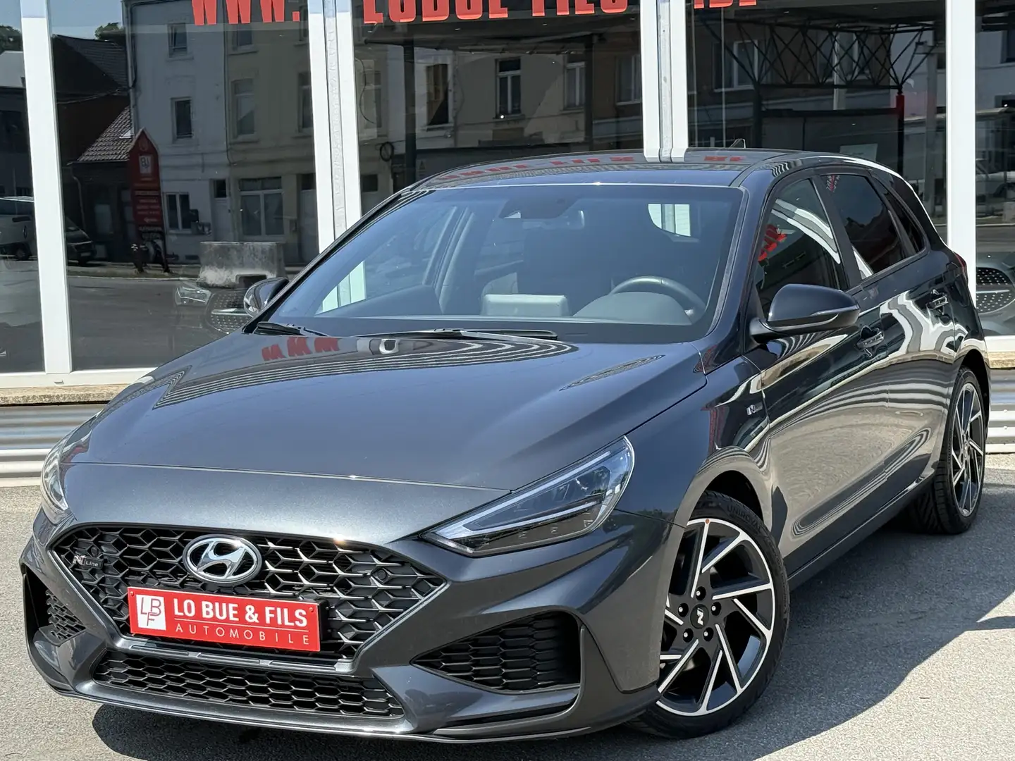 Hyundai i30 Fastback 1.5 T-GDi MHEV Sky N-Line DCT Gris - 1