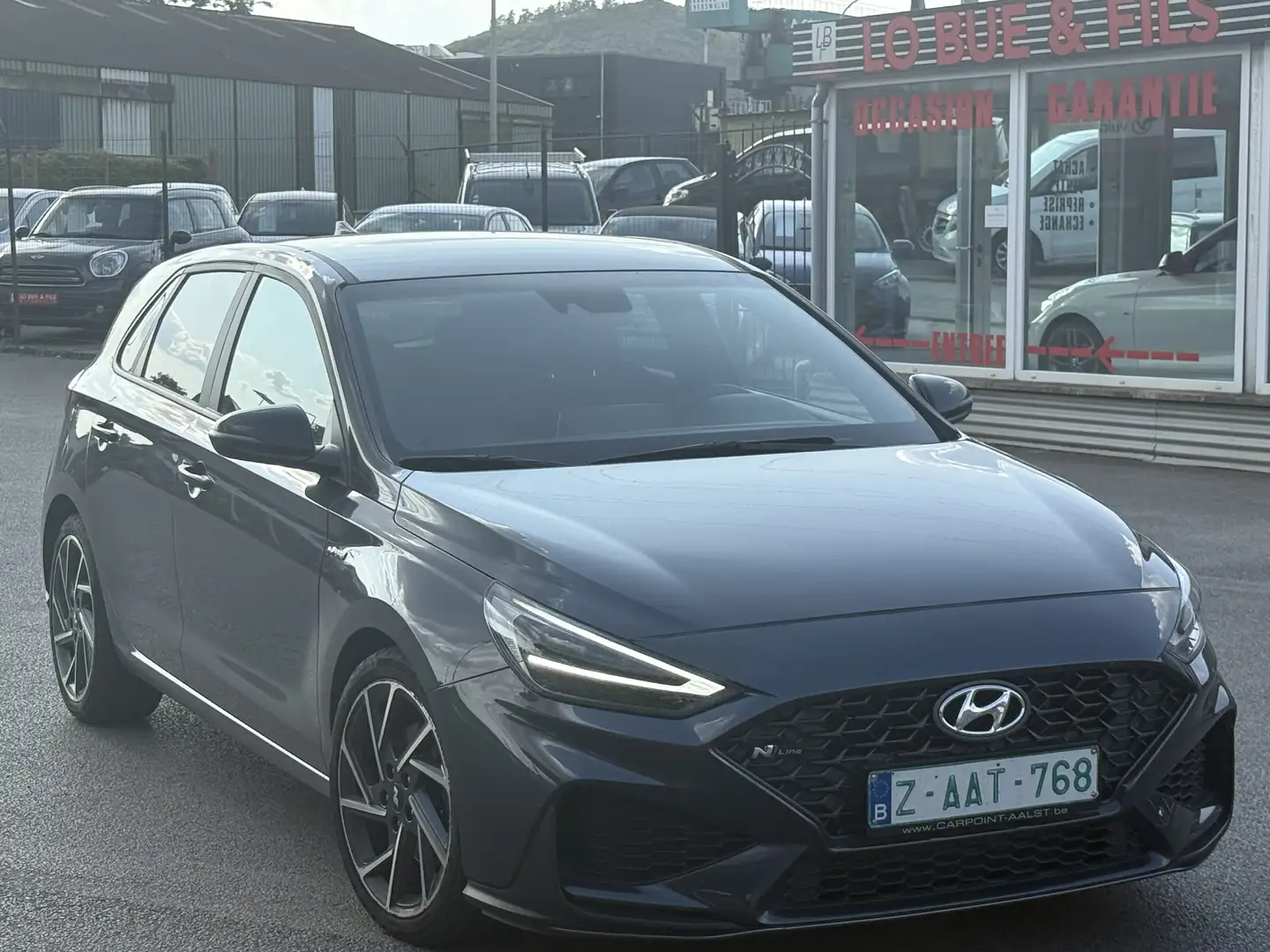 Hyundai i30 Fastback 1.5 T-GDi MHEV Sky N-Line DCT Grau - 2