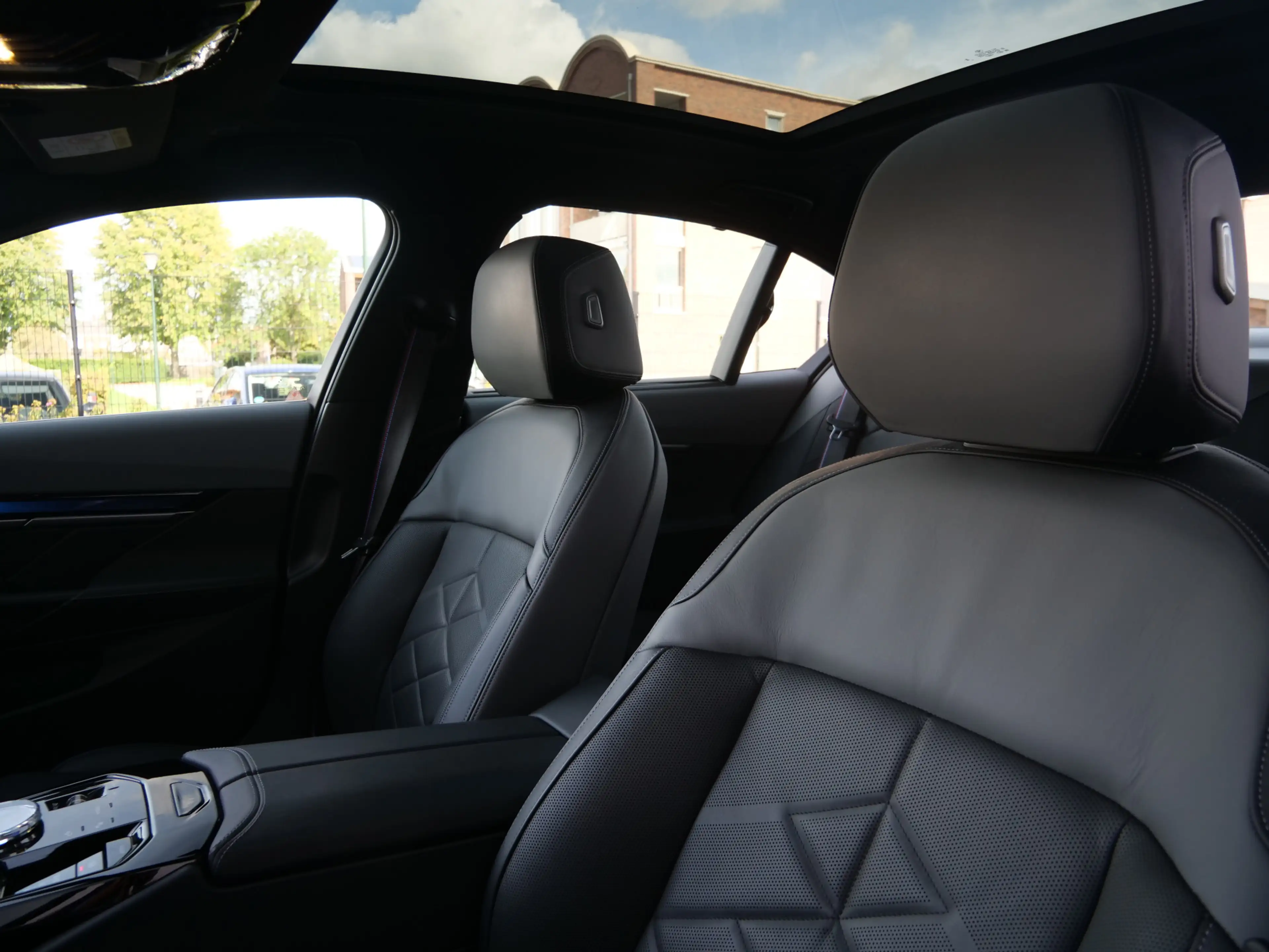 BMW i5 M60 xDrive 84 kWh 601 Pk Automaat M-sport pro / Na — photo 6