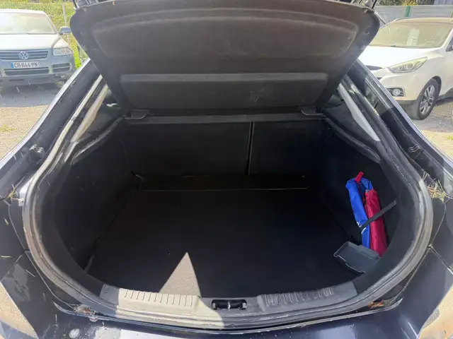 Ford Mondeo view 12