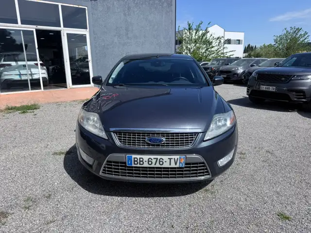 Ford Mondeo view 14